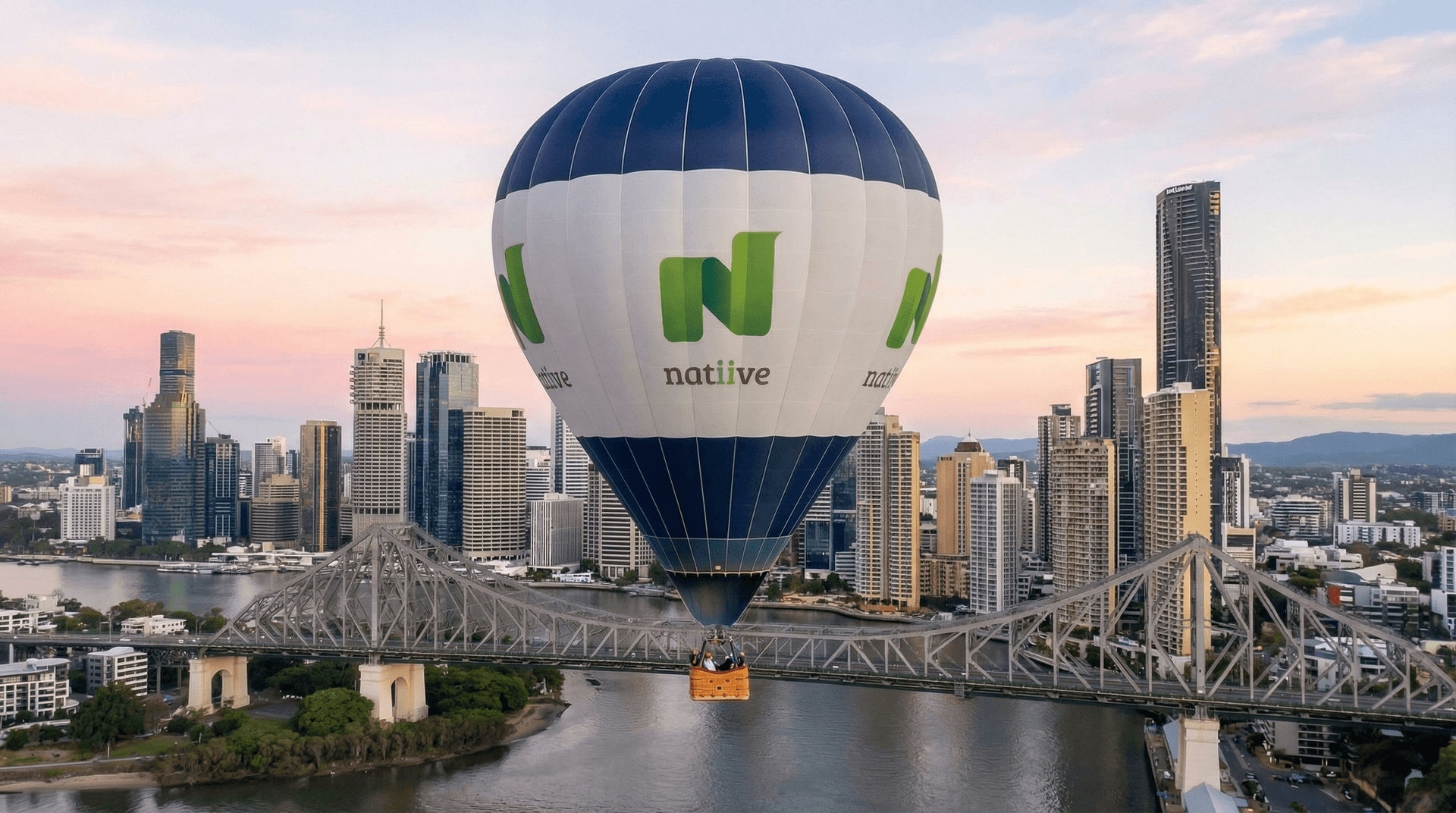 Natiive hot air balloon over Brisbane